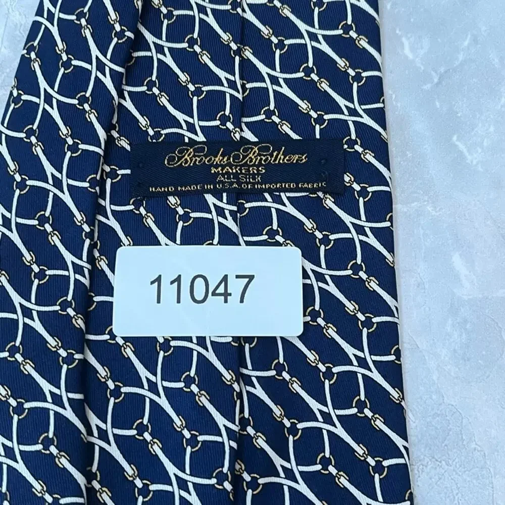 Brooks Brothers Makers Men's All Silk Tie Blue With White Belts Gold Buckles - Picture 10 of 10